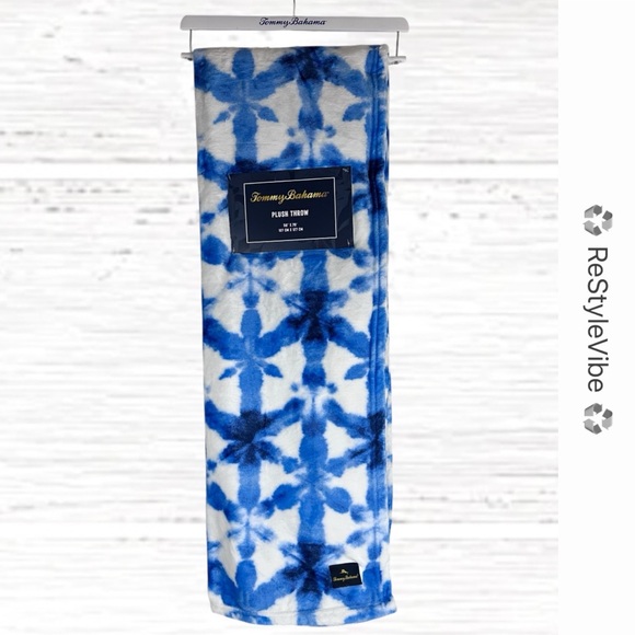 TOMMY BAHAMA Plush Throw Tie-Dye Pattern Blue White NWT - Picture 1 of 7